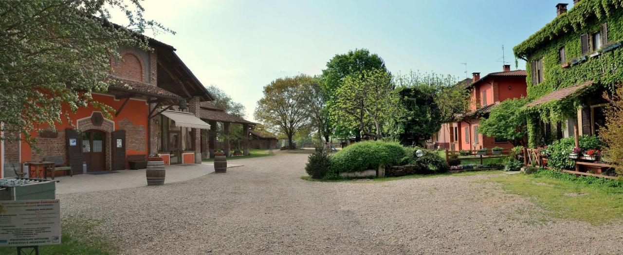 Agriturismo Cascina Selva Acomodação com café da manhã Ozzero Exterior foto